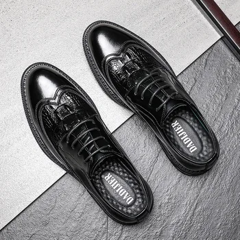 גברים נעליים מזדמנים עור אמיתי בסגנון בריטי תנין נעליים ברחוב הצביע הבוהן הפלטפורמה Brogue נעליים